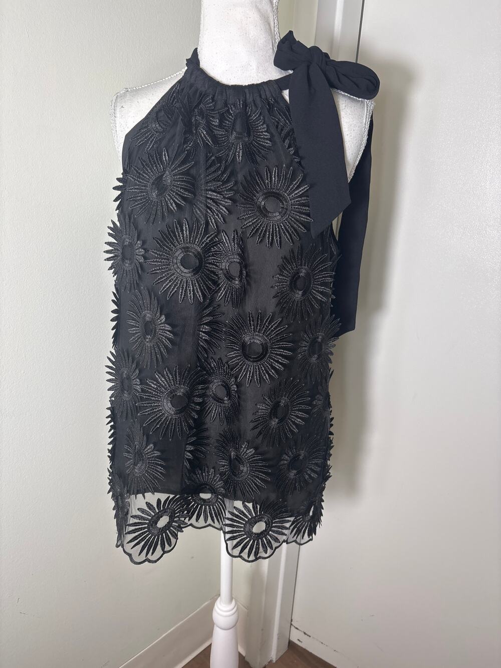 Trina Turk Black Embroidered Flowers with Lace Overlay Sz L